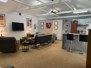 Contemporary Studio in Natural Oasis - Image 2