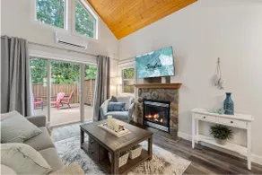 Impeccable Oceanside Village Retreat! - Image 2