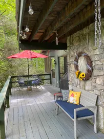 Cozy Peaceful Mountain Retreat Close to Parkway - Image 4