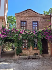 Authentic Stone House in Ayvalık Center - Image 2