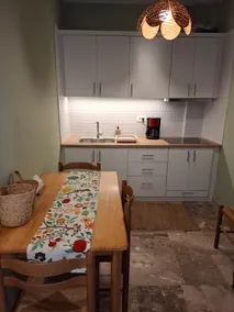 Family friendly apartment with a garden view - Image 4