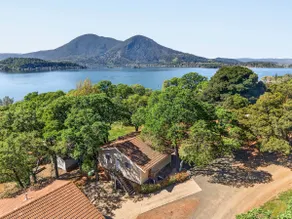 Fisherman’s Paradise! Great Location & Views! - Image 4