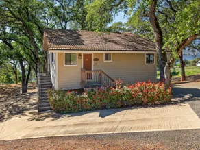 Fisherman’s Paradise! Great Location & Views! - Image 2
