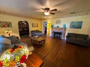 Beautiful House, Historic District, Micanopy - Image 2