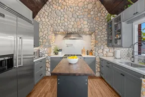The Kensington Canyon Estate - Image 4