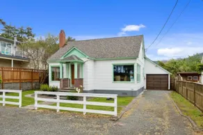 Breaker Ave | Pet Friendly | King Beds - Image 4