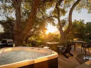 Retreat w/ Hot Tub, Sauna, Sunset Views, Fire Pit - Image 3