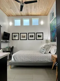 Stylish Private Studio | Walk to UF - Image 4