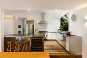 Inala House - \"Luxury in the Heart of Town\" - Image 3