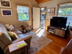 Cottage By The Creek on Bidwell Ave - Image 4