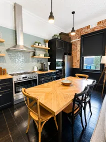 Hollidge House 5 Star Luxury Apartments - Image 3