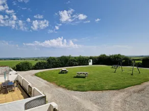 Peaceful rural retreat| Parking| Close to coast| - Image 2