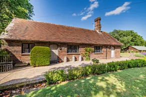 Pekes Tudor View - Image 2