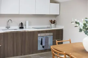 Spacious designed 1BR flat - Image 4