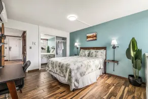 1/2 block to Beach OCEANVIEW in all rooms 1carport - Image 4