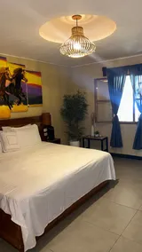 Isla Bonita House (King Bed) - Image 2