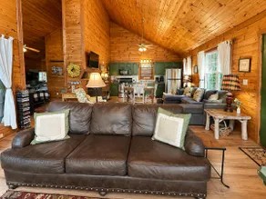 #1 Lovers Retreat—Mega Mtn Views, Hot Tub, Jacuzzi - Image 3
