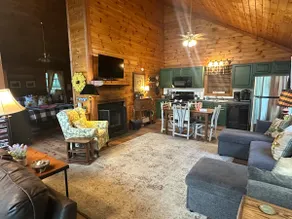 #1 Lovers Retreat—Mega Mtn Views, Hot Tub, Jacuzzi - Image 4
