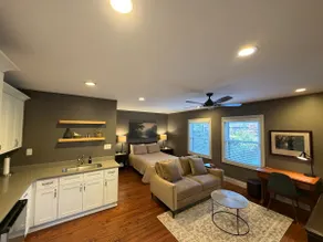 Private Buckhead Guesthouse + Free Covered Parking - Image 2
