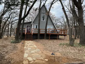 The Zane Gray Cabin private retreat with Starlink & EV Charging by Lake Texoma - Image 2