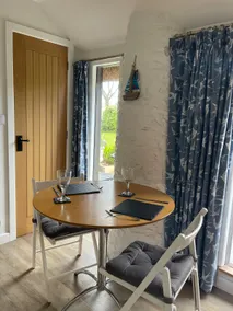 Beech Hut - a streamside family escape near Salcombe and Beaches - Image 3