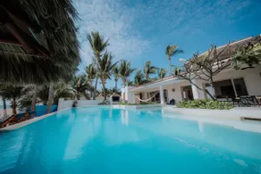 Beachfront villa · chef · pool · 30 guests - Image 2