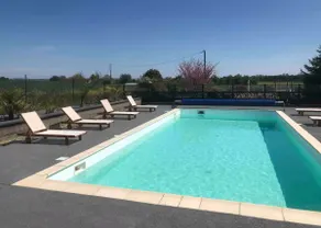 Accommodation for 6 to 8 people, swimming pools - Image 4
