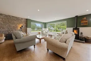 Beautiful spacious Farmhouse with stunning views - Image 2