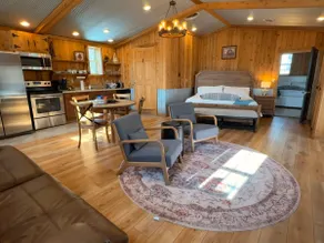 Cabin and Private Basketball Gym, Hocking Hills - Image 5