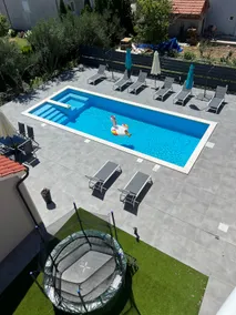 Apartamento totalmente equipado con barbacoa y piscina climatizada - Image 2