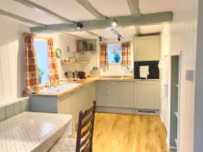 Charming 16th century cottage in rural setting - Image 2