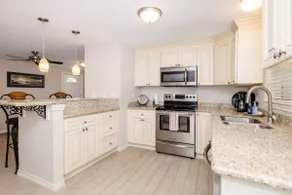 Walk to the beach & Downtown! Ocean Springs in perfect location! Azalea Cottage - Image 3