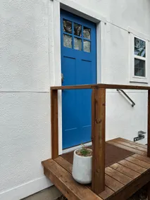 Modern Bungalow, Art Filled Studio - Image 2