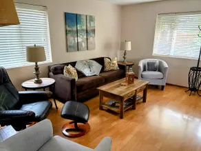 Walk to UO |Restaurants/Family & Pet-Friendly Home - Image 2