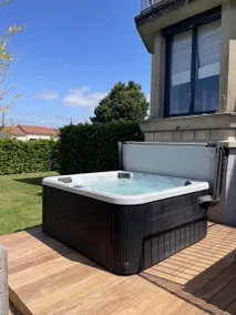 Maison Gabriel ***** – Jacuzzi - Image 4