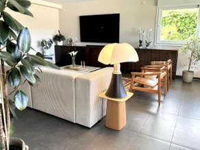 A modern and stylish house. - Image 2