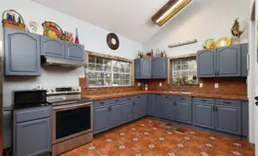 ”Majestic Oaks Retreat - Image 4