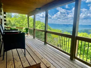 Moonshine Log Cabin *Pool*Hot Tub* Views* LogFire - Image 2