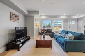 Private Guest Suite w/Separate Entrance Bellevue - Image 2