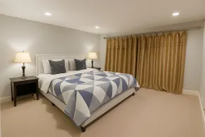 Private Guest Suite w/Separate Entrance Bellevue - Image 3