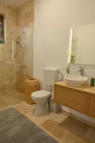 Entire house&yard Laminorului Metro, FREE Parking - Image 3