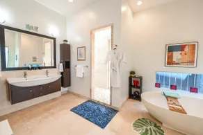 Executive Balinese Vacation Home in Hawaii Kai - Image 5