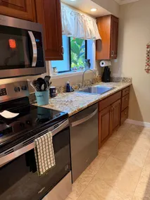 Rare Beachfront Ground floor Oceanview from Lanai! - Image 4