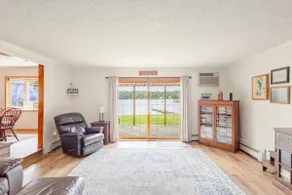 Beautiful home on Long Lake - Image 5