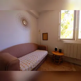 Nice studio, terrace and large garden with views - Image 3