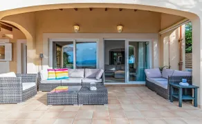 Modern villa with pool by the sea for 6 people - Image 5
