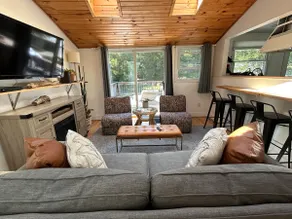 Cozy Sawyer Beach Cottage- Walk to Warren Dunes - Image 2
