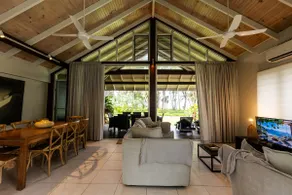 Donkin - Luxury - Absolute Beachfront - Image 5