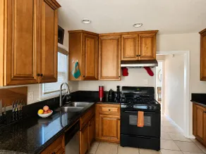Comfy 2Br Craftsman House in the Heart of SD - Image 4