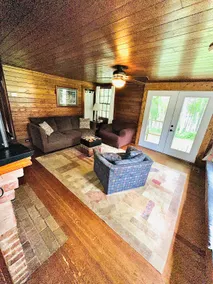 Historic year-round cabin along lakeshore w/dock - Image 3